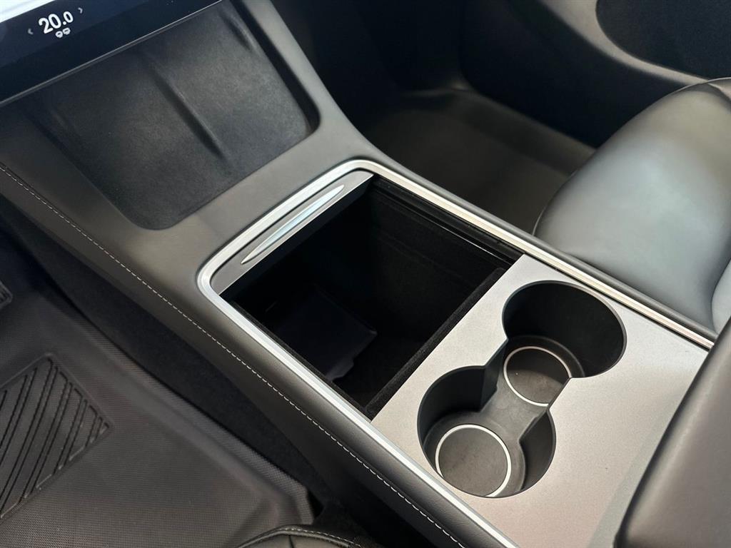 Tesla Model Y Long Range billede 14