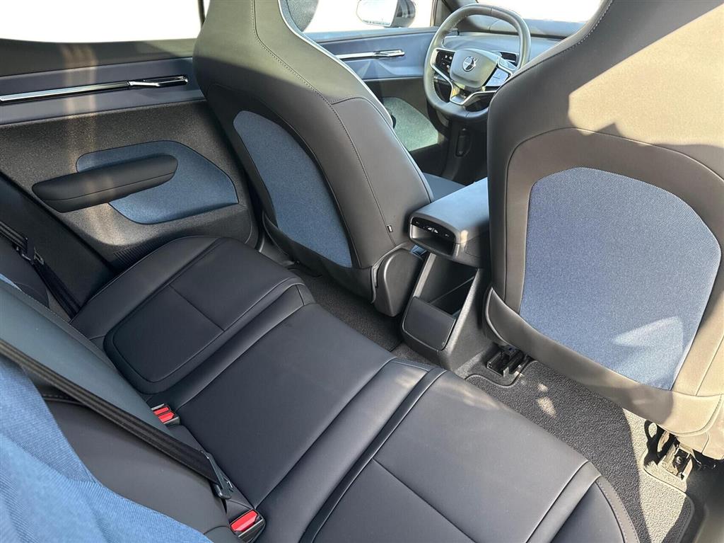 Volvo EX30 Ultra billede 13