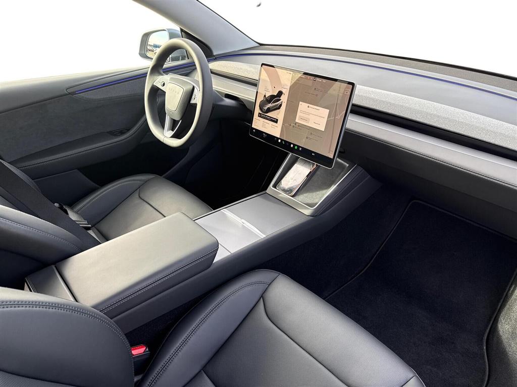 Tesla Model Y Long Range billede 10