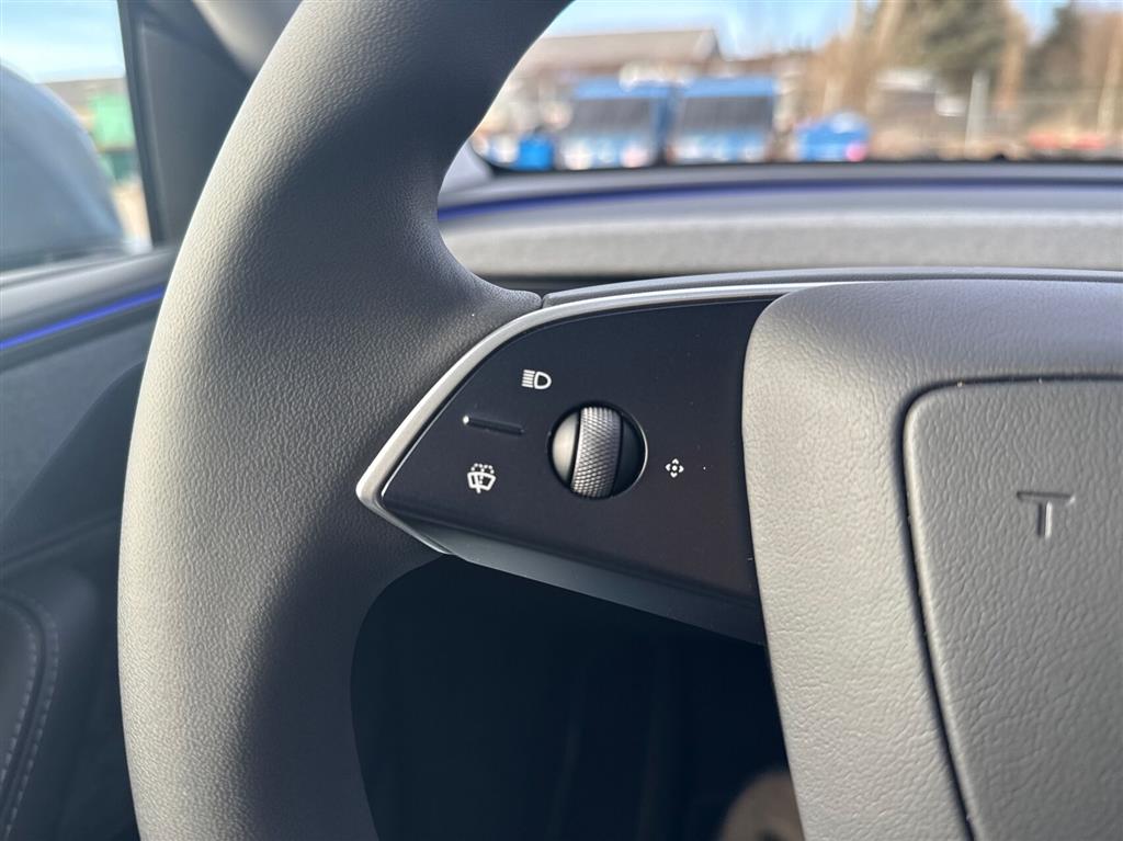 Tesla Model Y Long Range billede 16