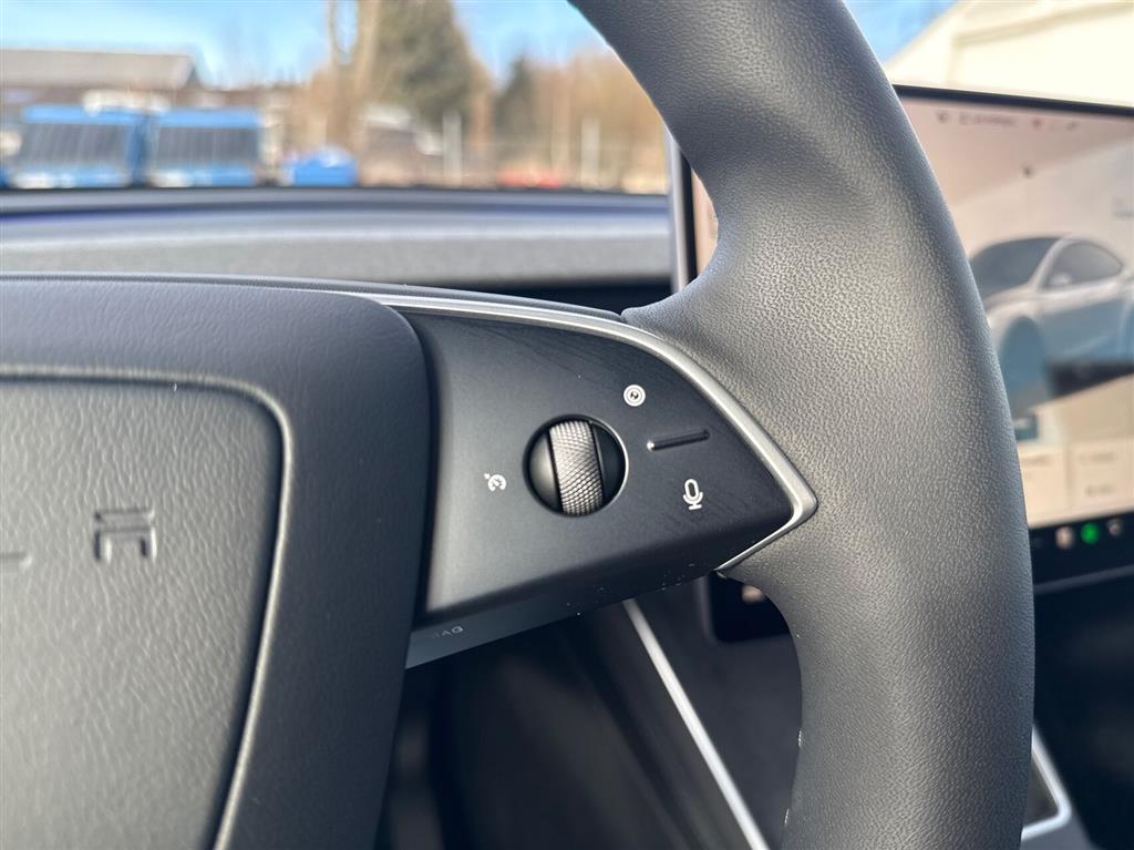 Tesla Model Y Long Range billede 17