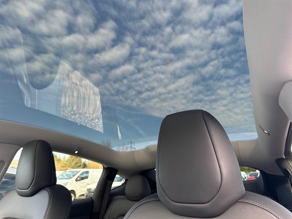Tesla Model Y Long Range billede 24