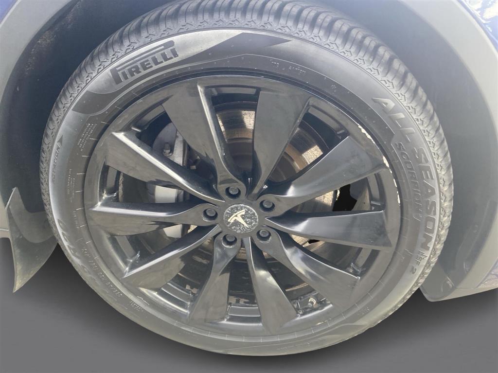 Tesla Model Y Long Range billede 13