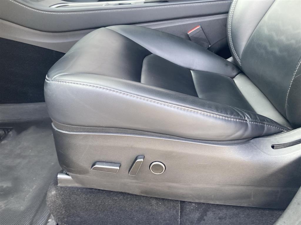 Tesla Model Y Long Range billede 15