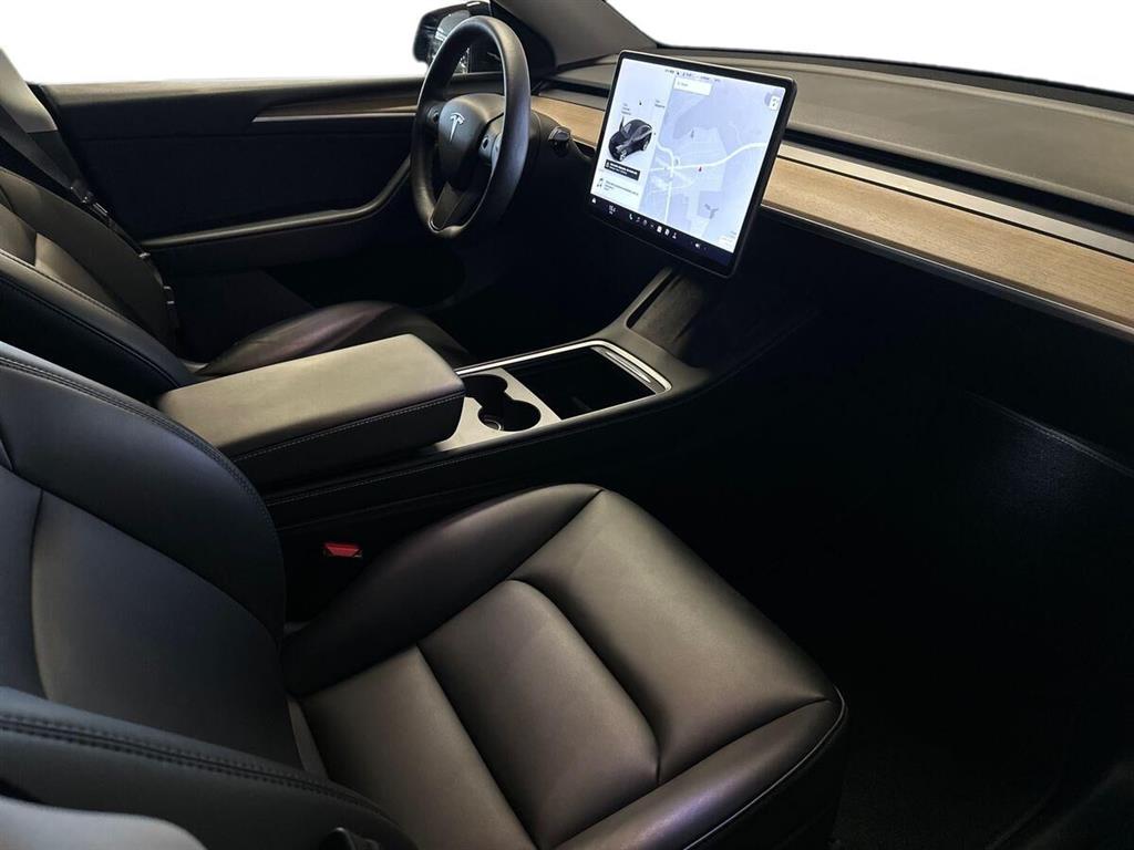 Tesla Model Y Long Range billede 17