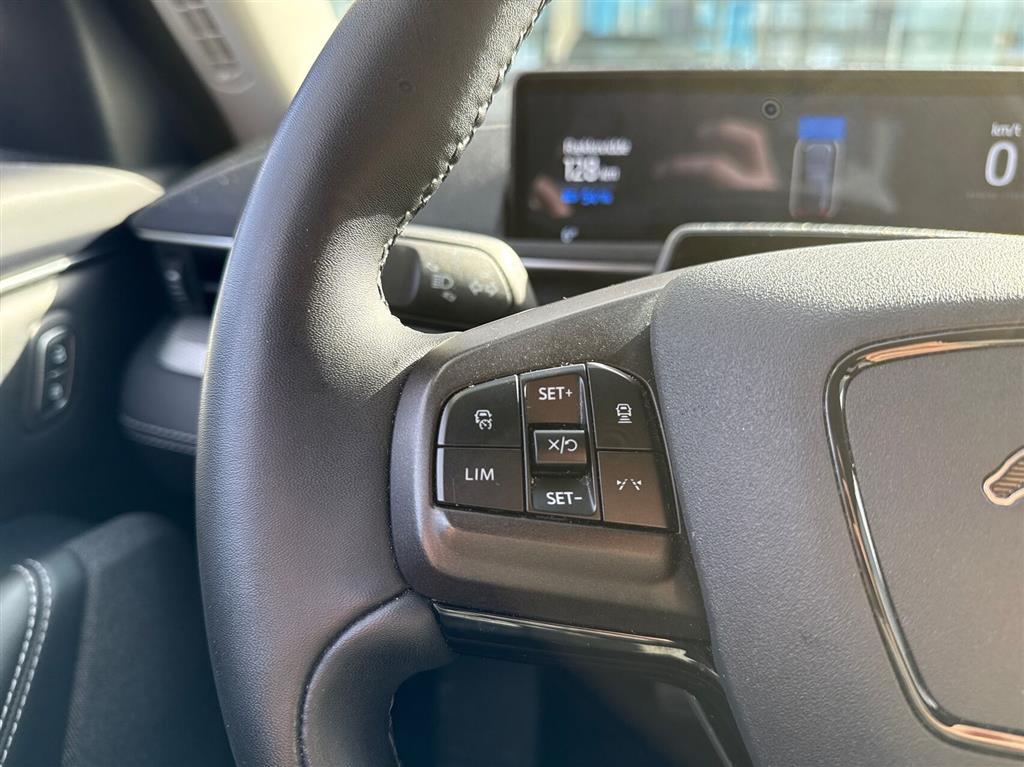 Ford Mustang Mach-E SR billede 17