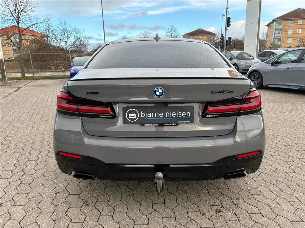 BMW 545e M-Sport billede 5