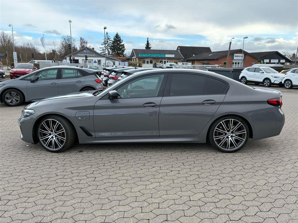 BMW 545e M-Sport billede 7