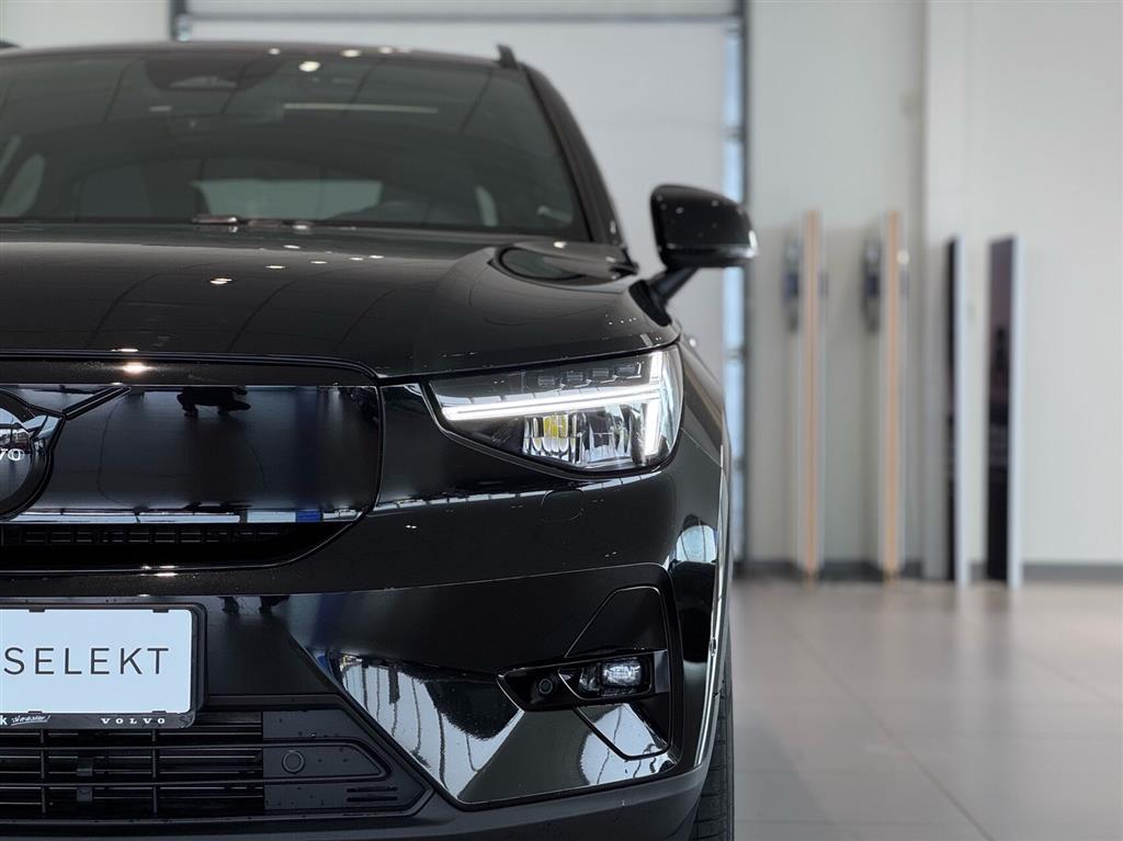 Volvo EX40 Black Edition billede 27