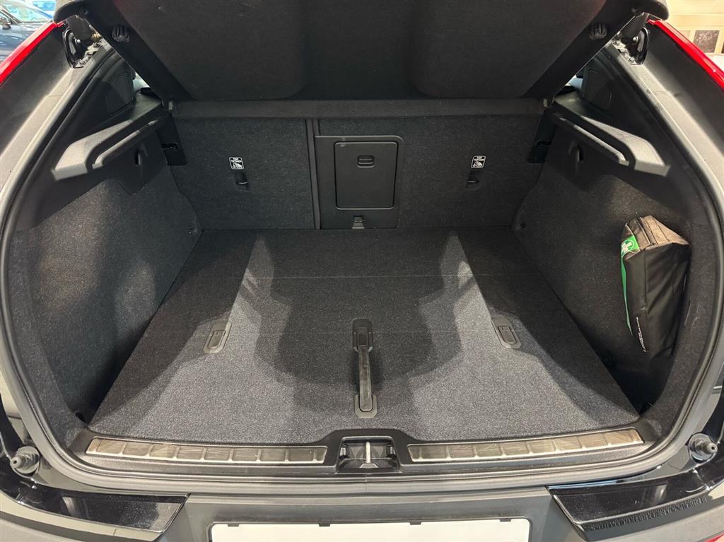 Volvo EC40 Black Edition billede 8