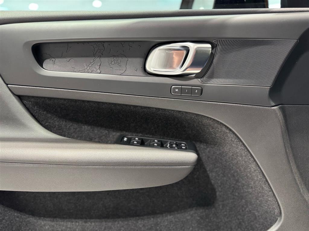 Volvo EC40 Black Edition billede 15