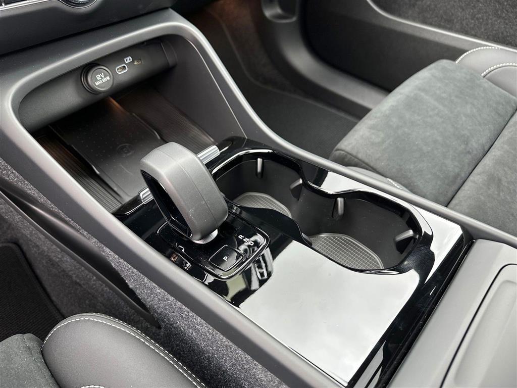 Volvo EX40 Black Edition billede 15