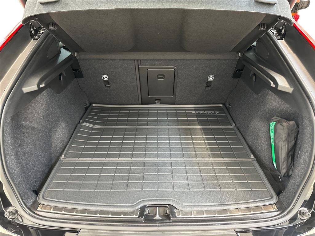 Volvo EC40 Black Edition billede 15