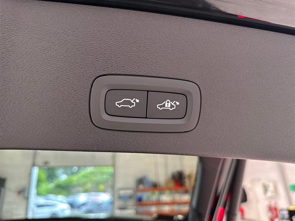 Volvo EC40 Black Edition billede 24