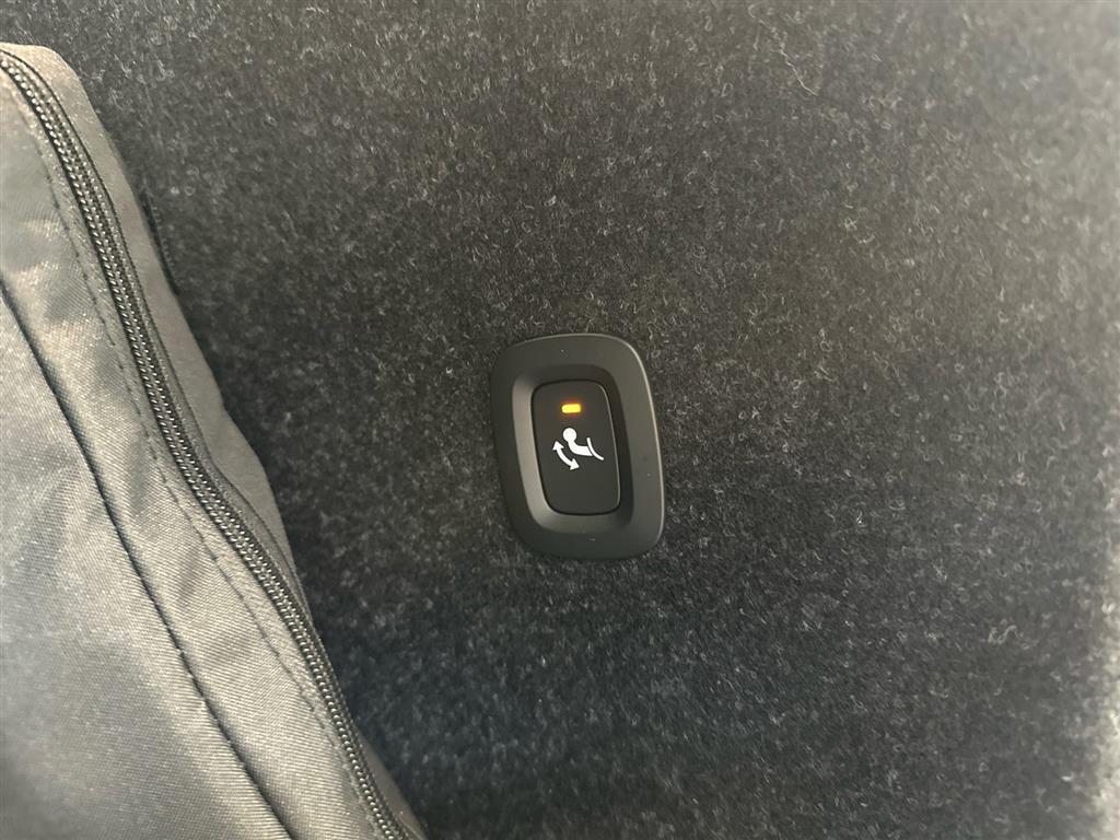 Volvo EC40 Black Edition billede 25