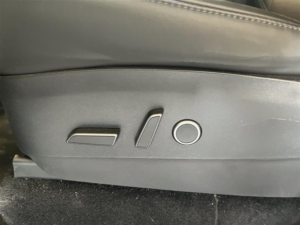 Tesla Model Y Long Range billede 10