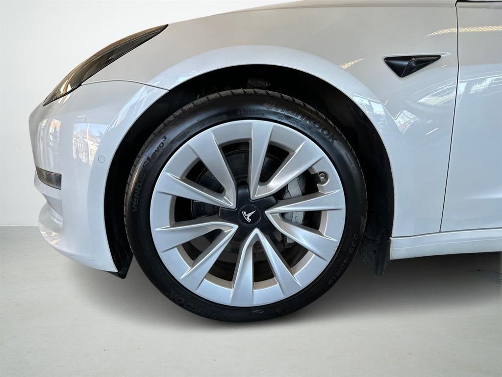 Tesla Model 3 Long Range generic.image 7