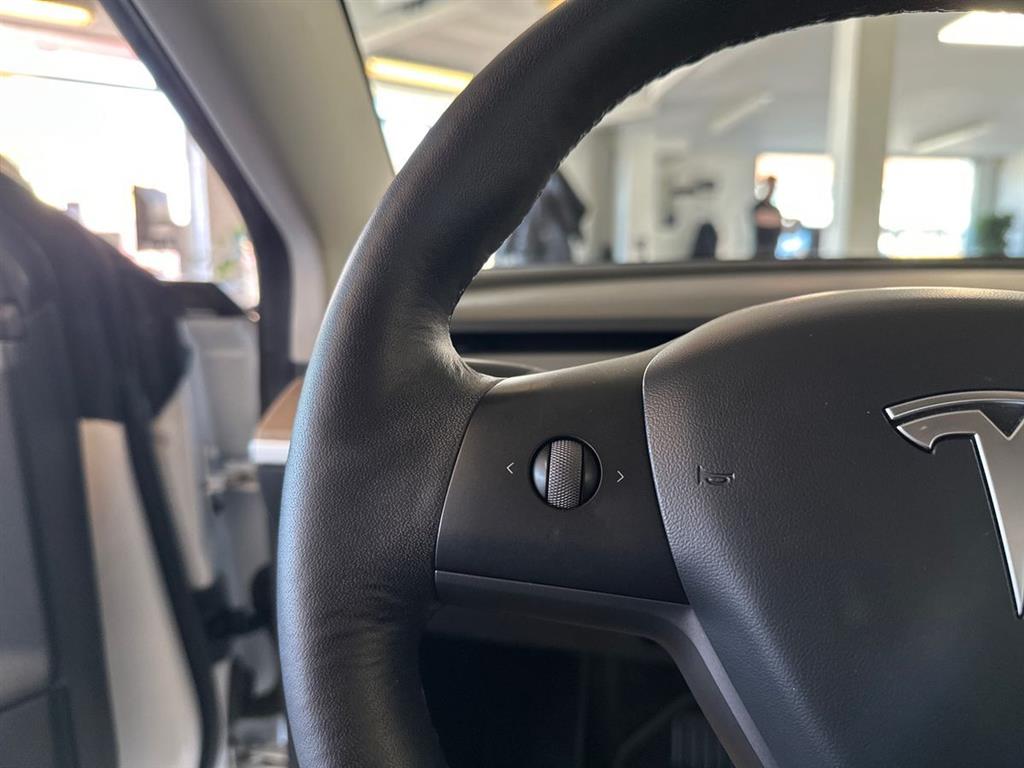Tesla Model 3 Long Range generic.image 14