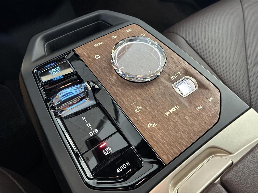 BMW iX Fully Charged billede 21