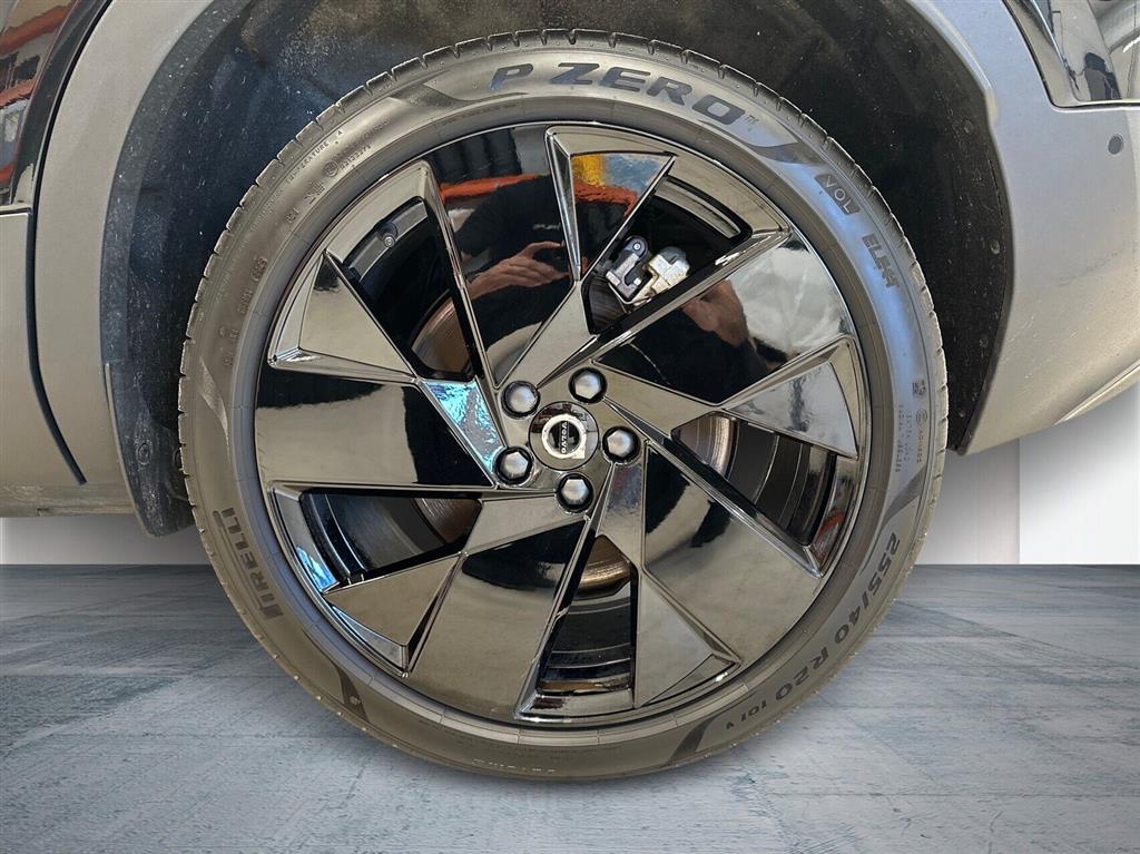 Volvo EX40 Black Edition billede 10