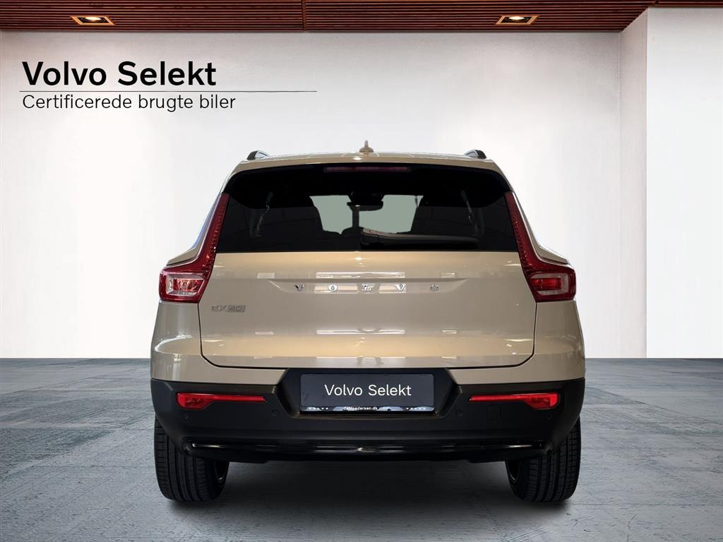 Volvo EX40 Core billede 4