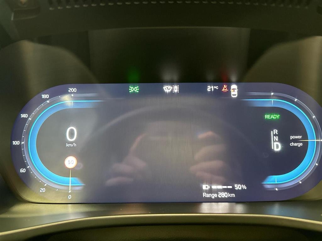 Volvo EC40 Black Edition billede 12