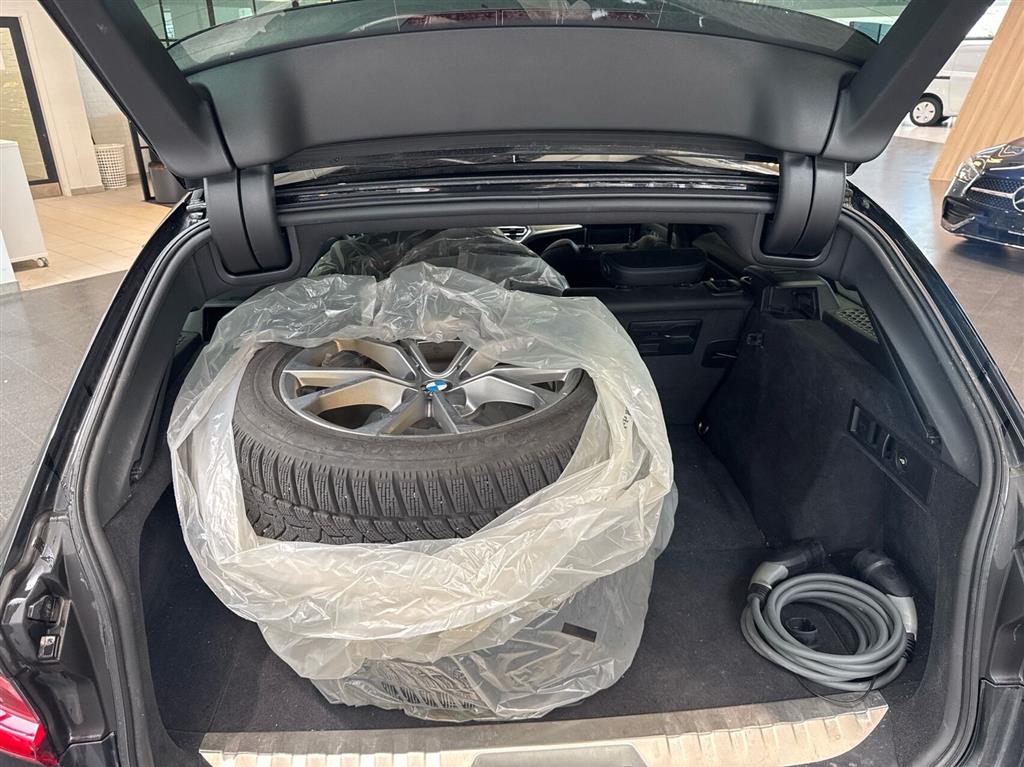 BMW 330e M-Sport billede 5