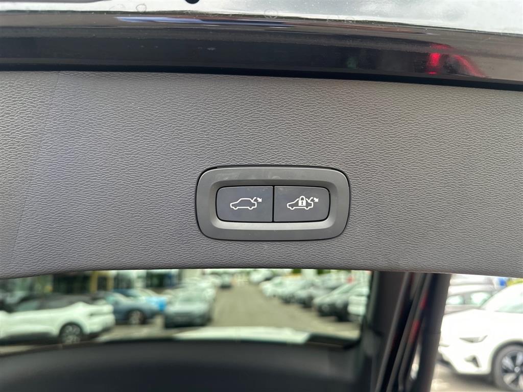 Volvo EC40 Black Edition billede 22