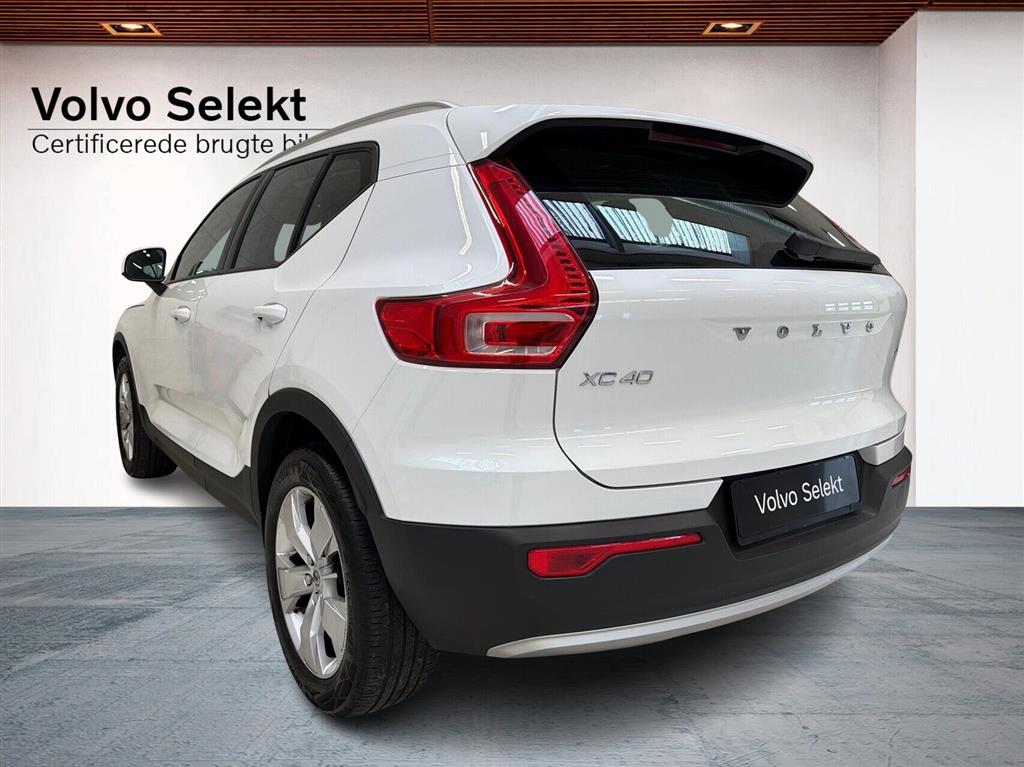 Volvo XC40 Momentum billede 2