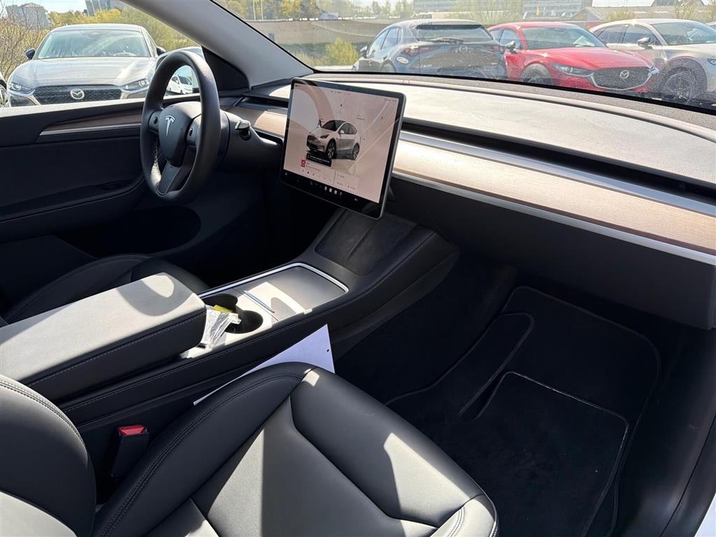 Tesla Model Y Long Range billede 10