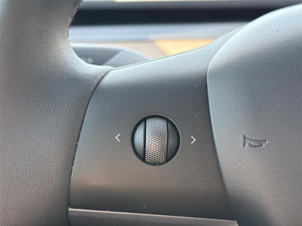 Tesla Model Y Long Range billede 17