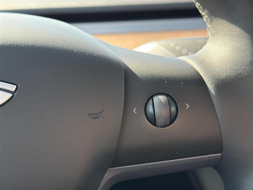 Tesla Model Y Long Range billede 18