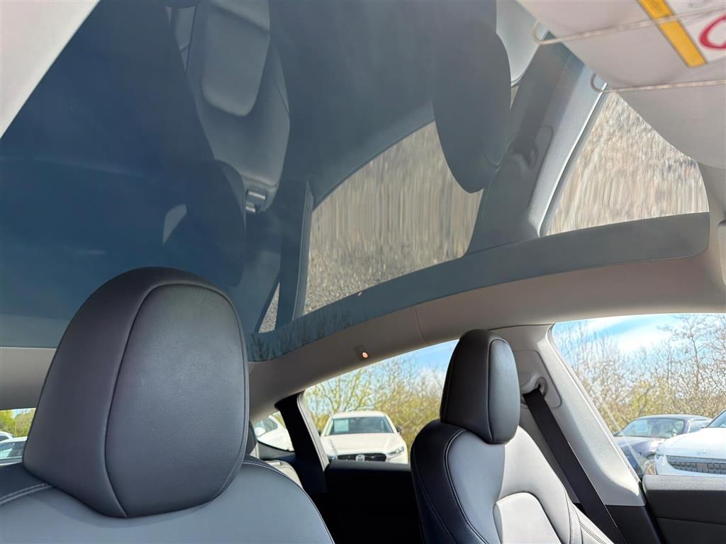 Tesla Model Y Long Range billede 22