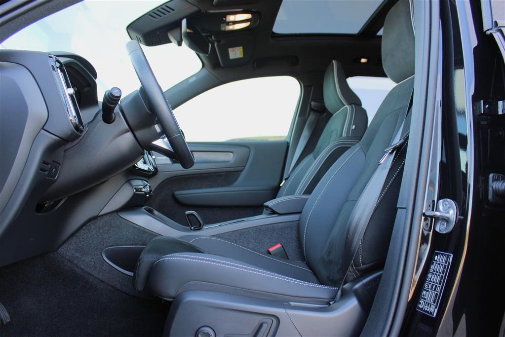 Volvo EX40 Black Edition billede 4