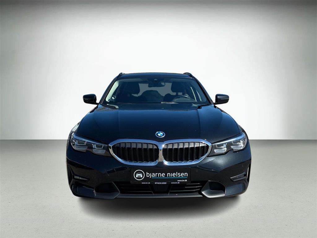 BMW 330e Sport Line billede 2