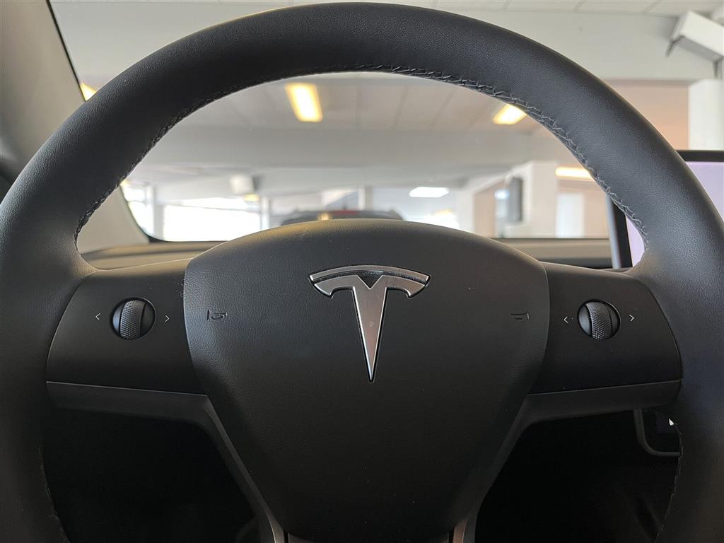 Tesla Model Y Long Range billede 8