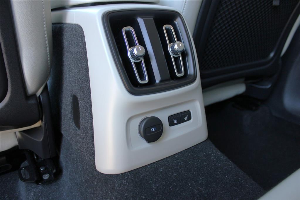 Volvo XC40 Plus billede 7