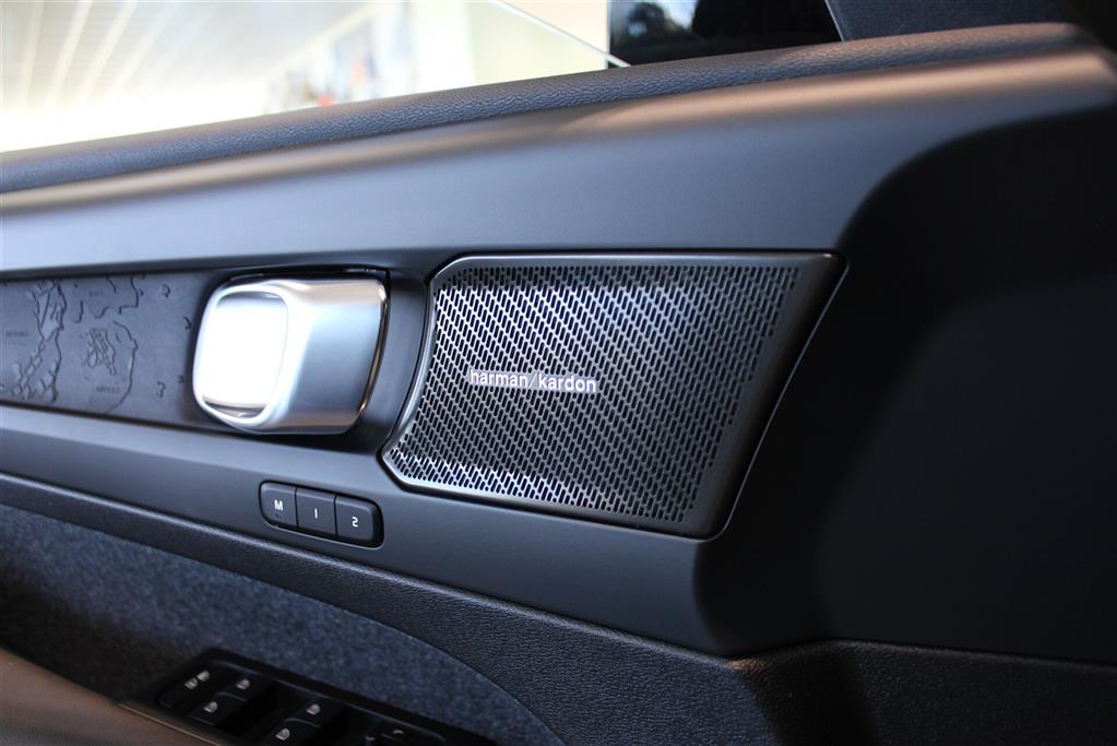 Volvo EC40 Black Edition billede 10