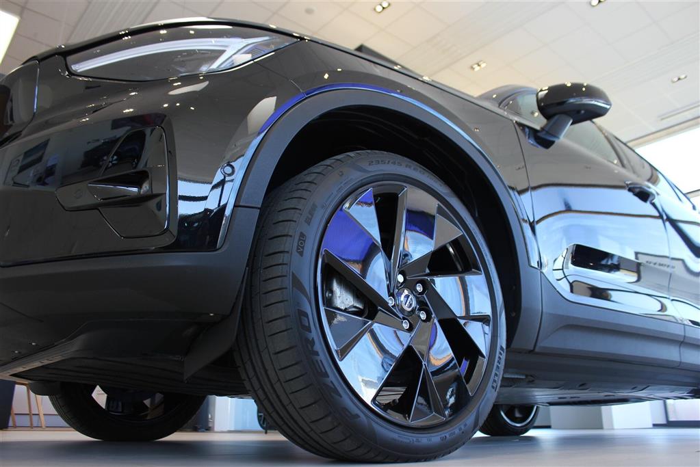 Volvo EC40 Black Edition billede 16