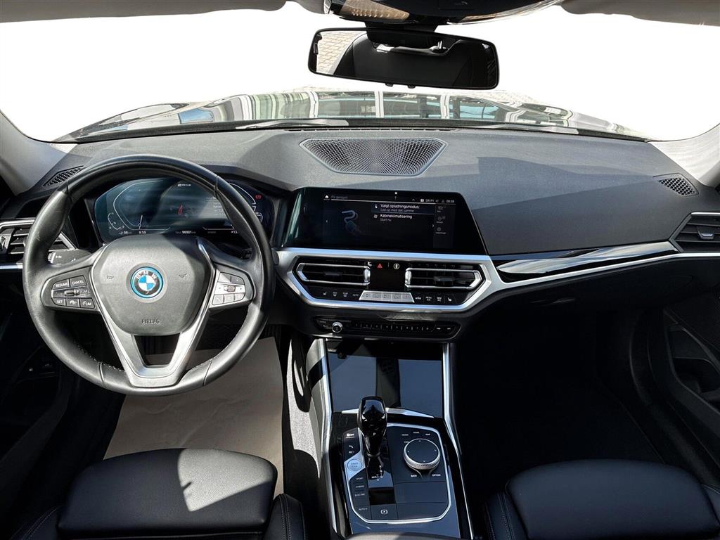 BMW 330e Sport Line billede 16