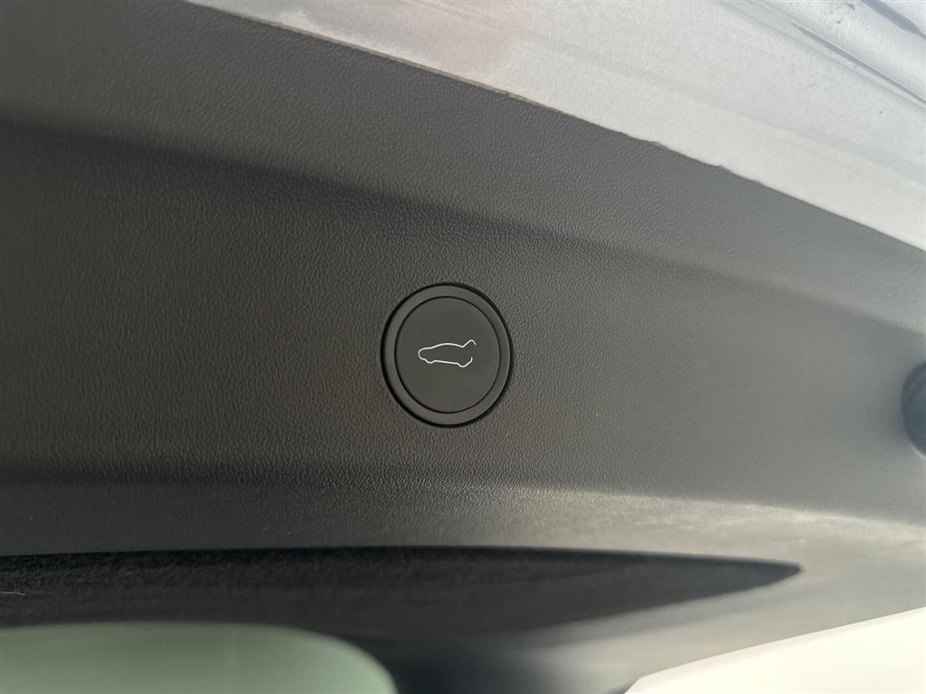 Tesla Model Y Long Range billede 18