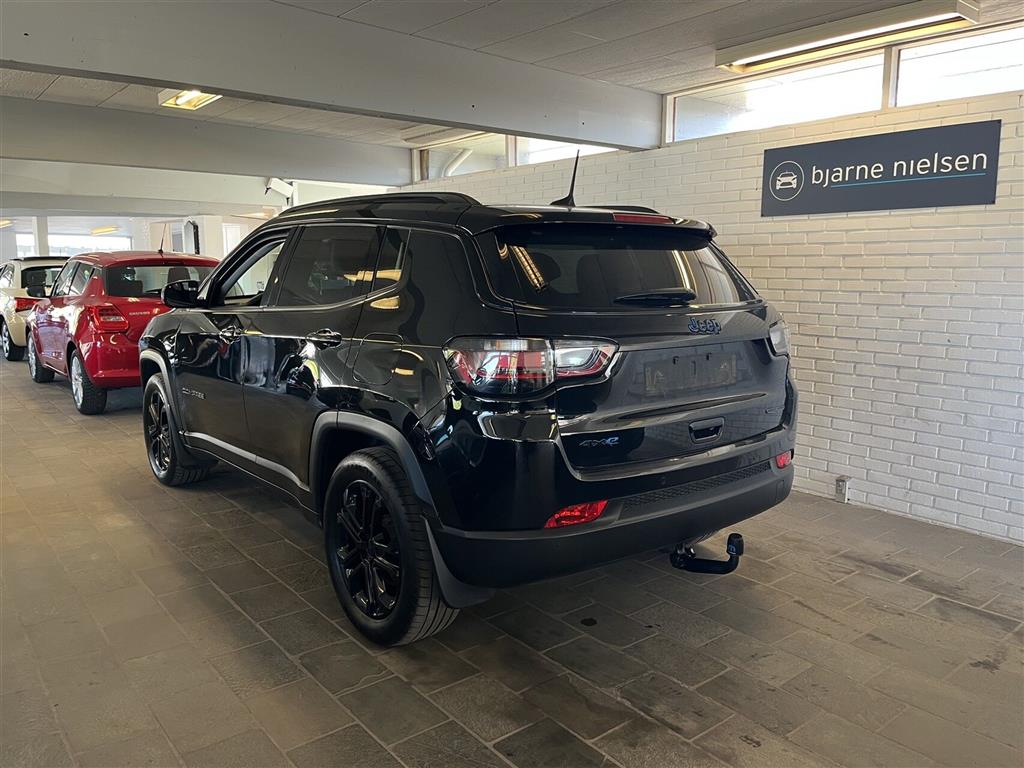 Jeep Compass Night Eagle generic.image 2