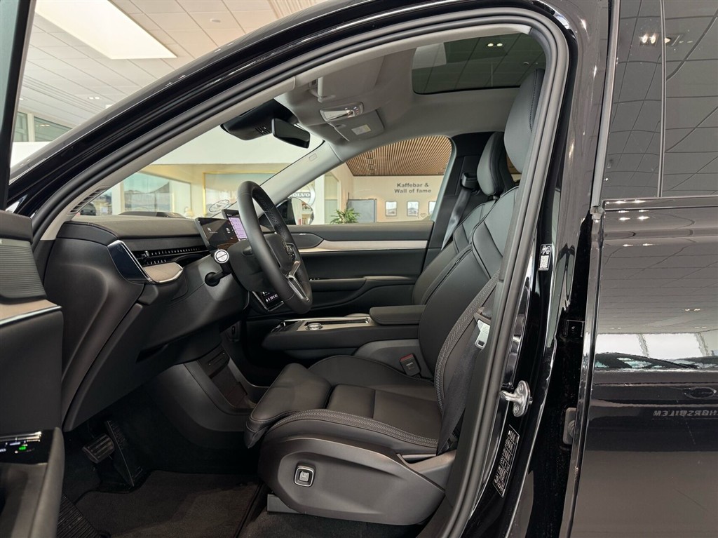 Volvo EX90 Plus generic.image 6