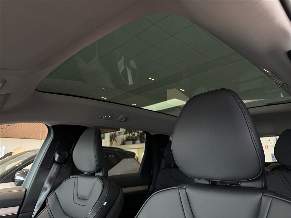 Volvo EX90 Plus generic.image 14