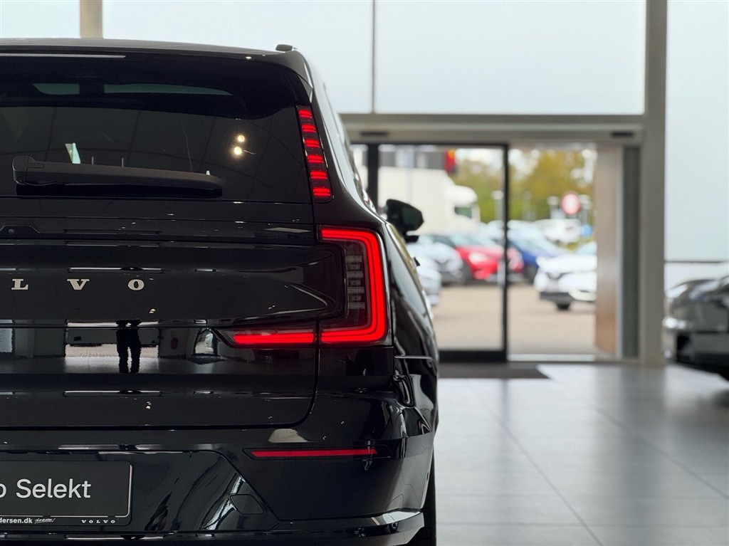 Volvo EX90 Plus generic.image 25