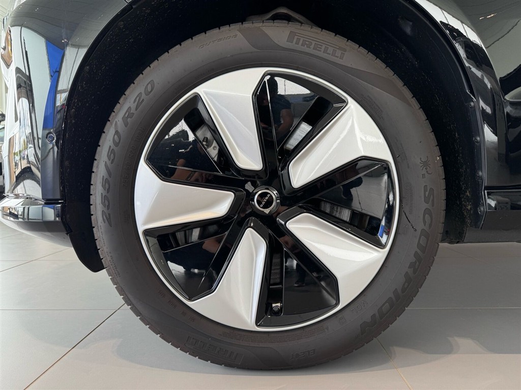 Volvo EX90 Plus generic.image 26