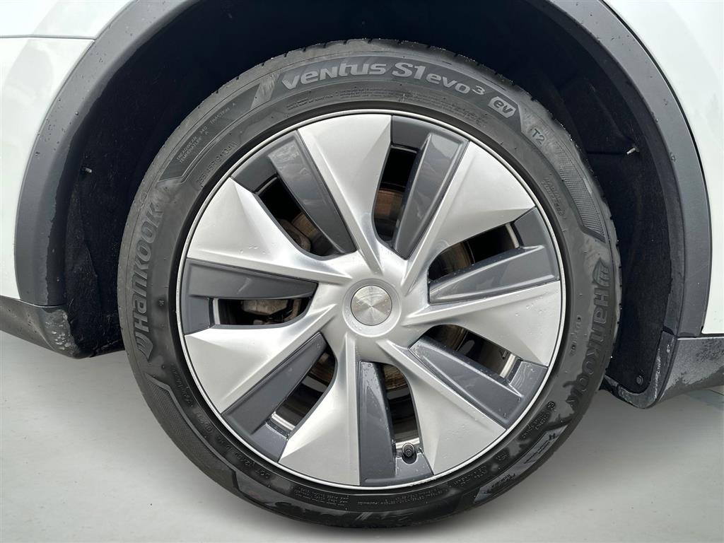 Tesla Model Y Long Range billede 8