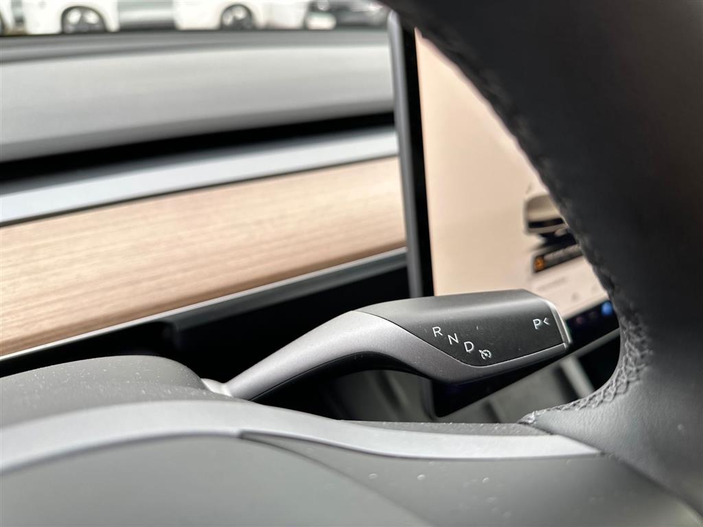 Tesla Model Y Long Range billede 14