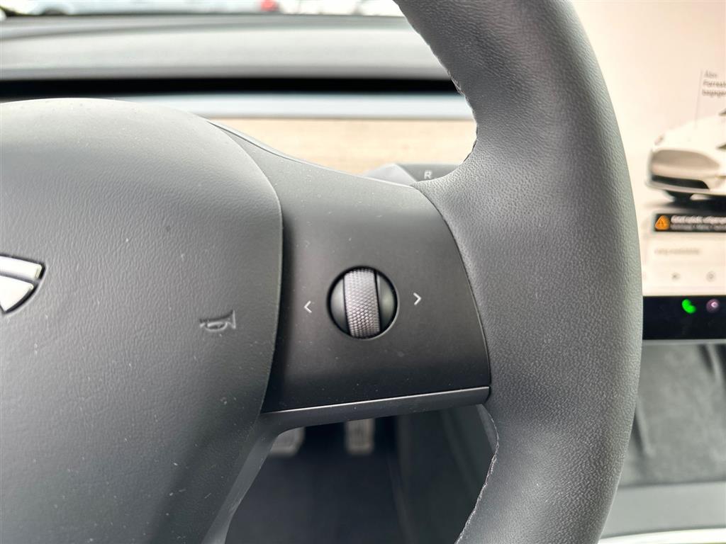 Tesla Model Y Long Range billede 17