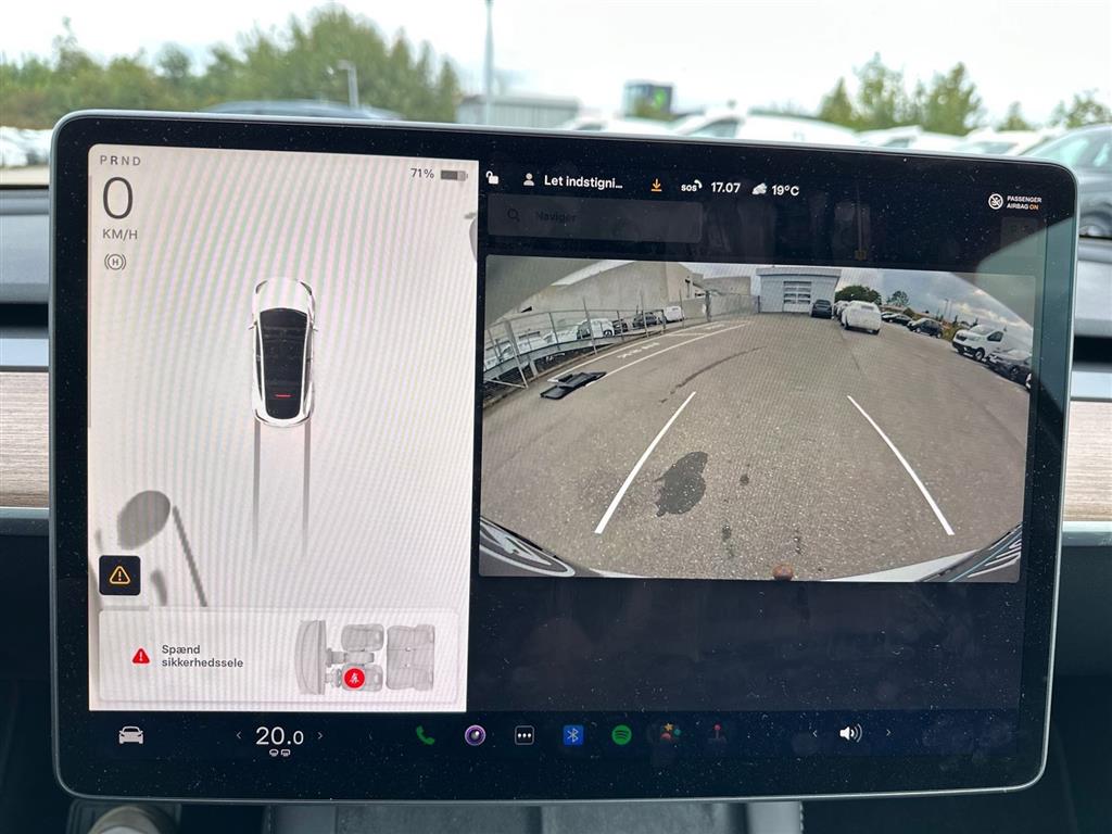 Tesla Model Y Long Range billede 18
